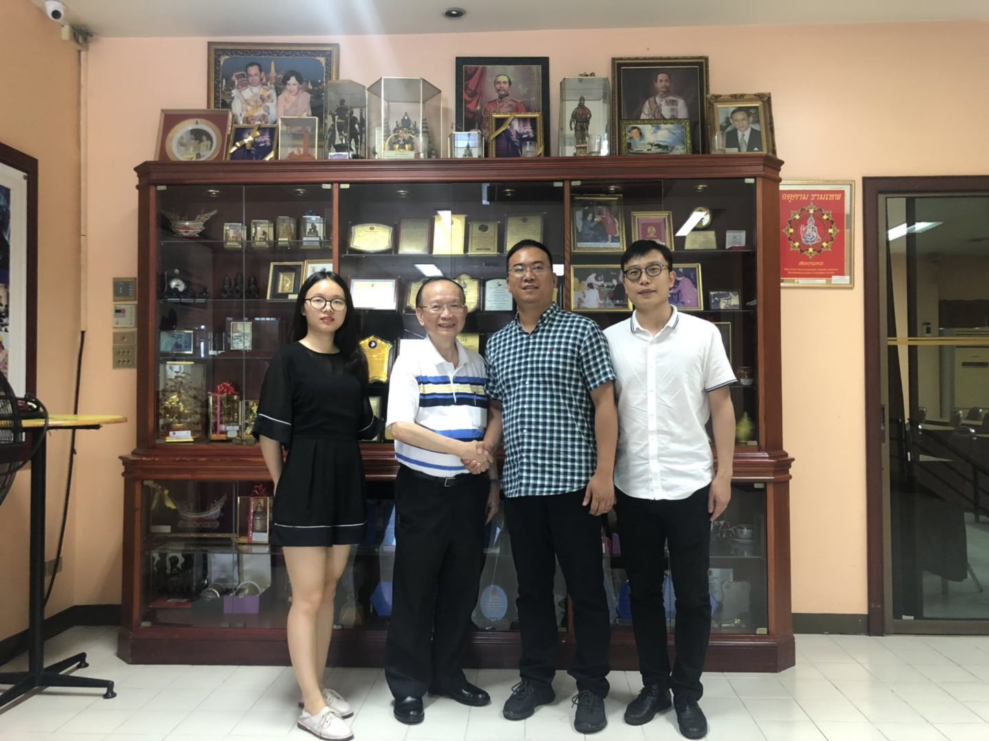 826c316ad3dbcd032ab4ed4d75c027ee.jpg 826c316ad3dbcd032ab4ed4d75c027ee.jpg